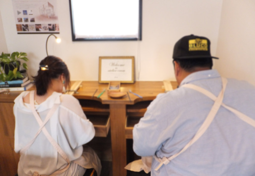 オーダージュエリー工房アトリエクラムで結婚指輪を手作りする新潟市東区と江南区に住むカップル