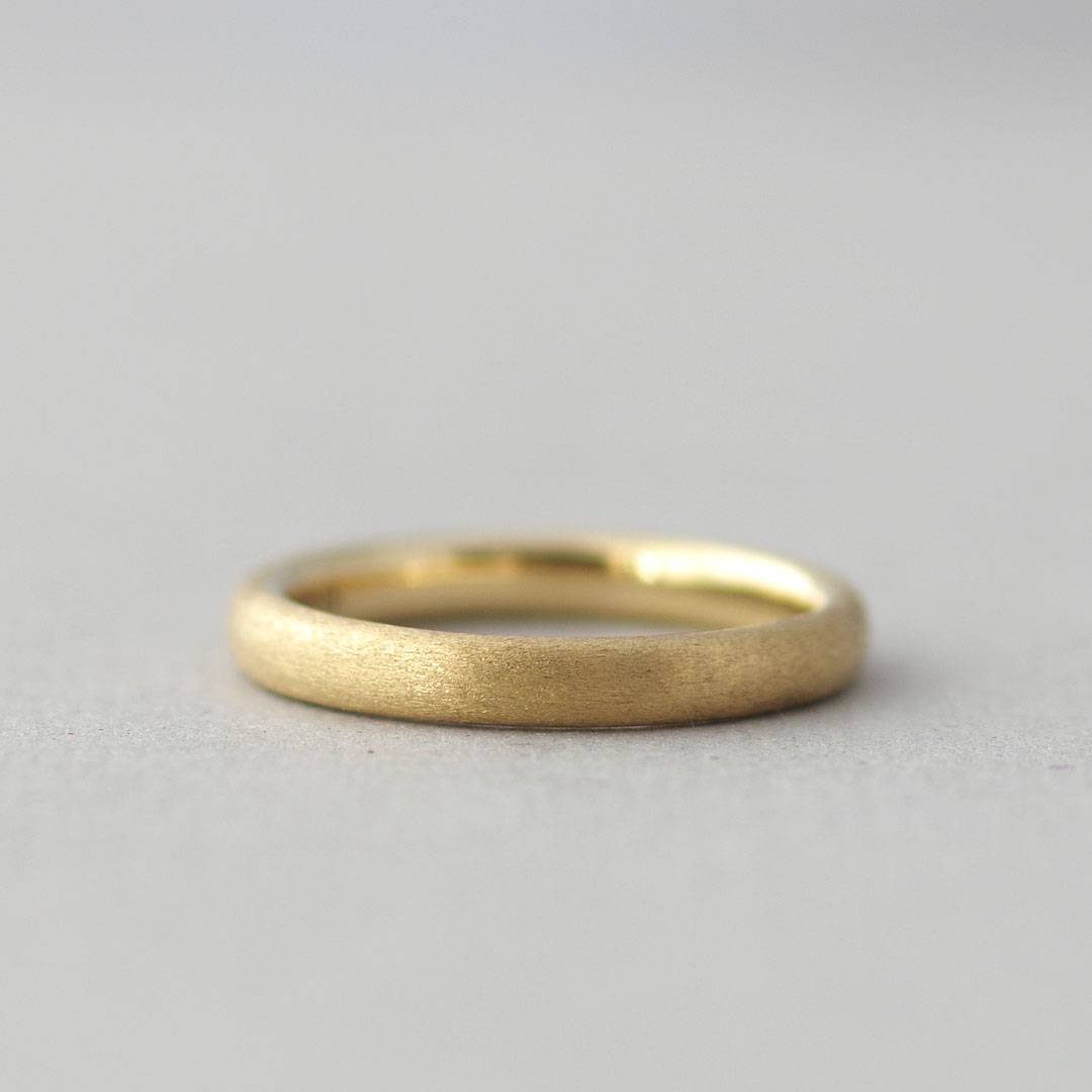 シンプルな結婚指輪（マリッジリング）