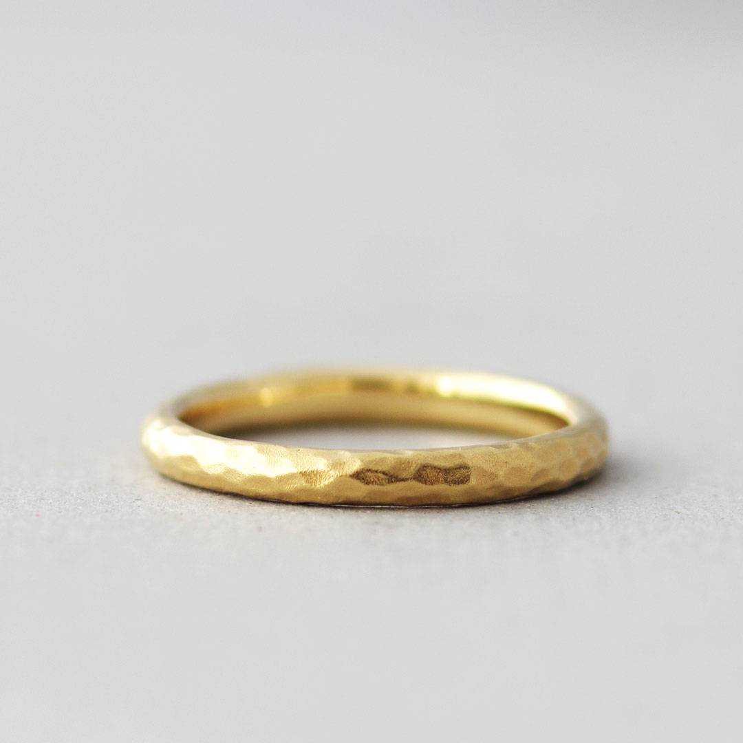 シンプルな結婚指輪（マリッジリング）