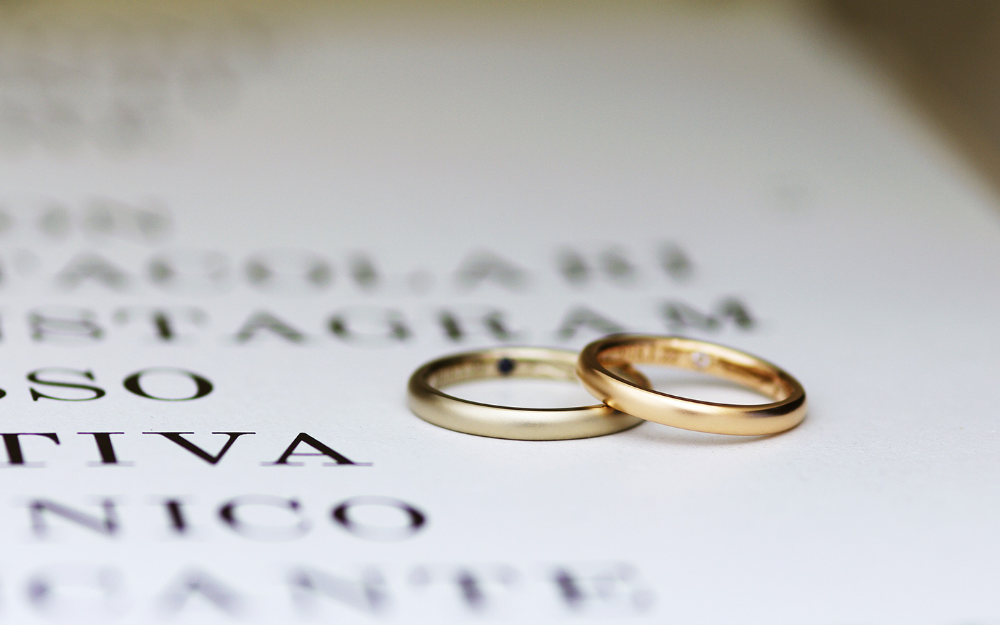 定番人気の甲丸形状でシンプルな結婚指輪
