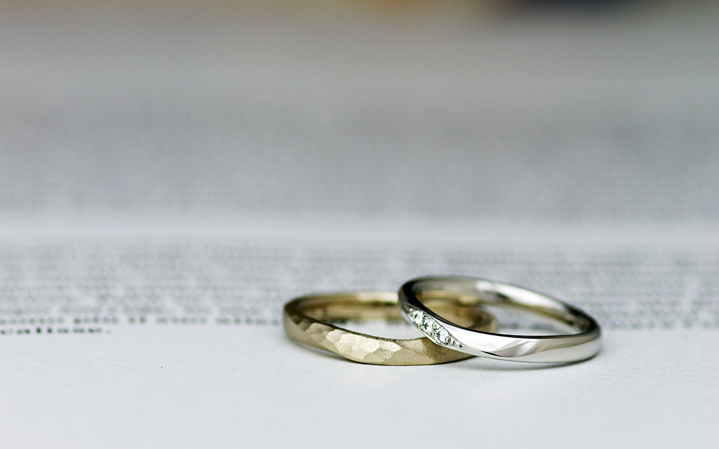 V字カーブの結婚指輪（マリッジリング）