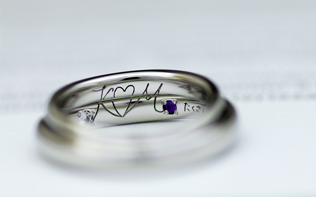 2つで1つのデザインの結婚指輪