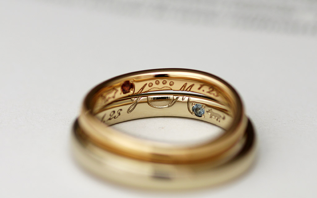 猫モチーフのデザインが入った結婚指輪