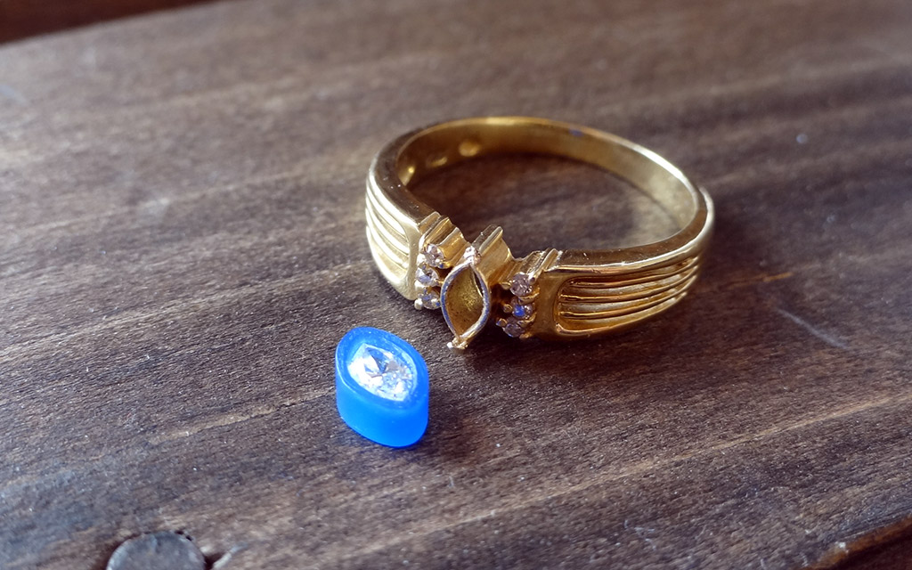 新潟の結婚指輪・婚約指輪のオーダーメイドジュエリー工房アトリエクラムに持ち込まれた指輪