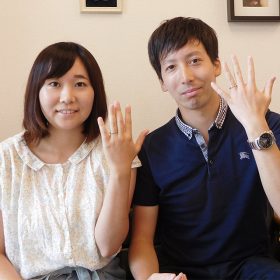 新潟県のブライダルジュエリー専門店のアトリエクラム長岡店で結婚指輪を手作りしたご夫婦