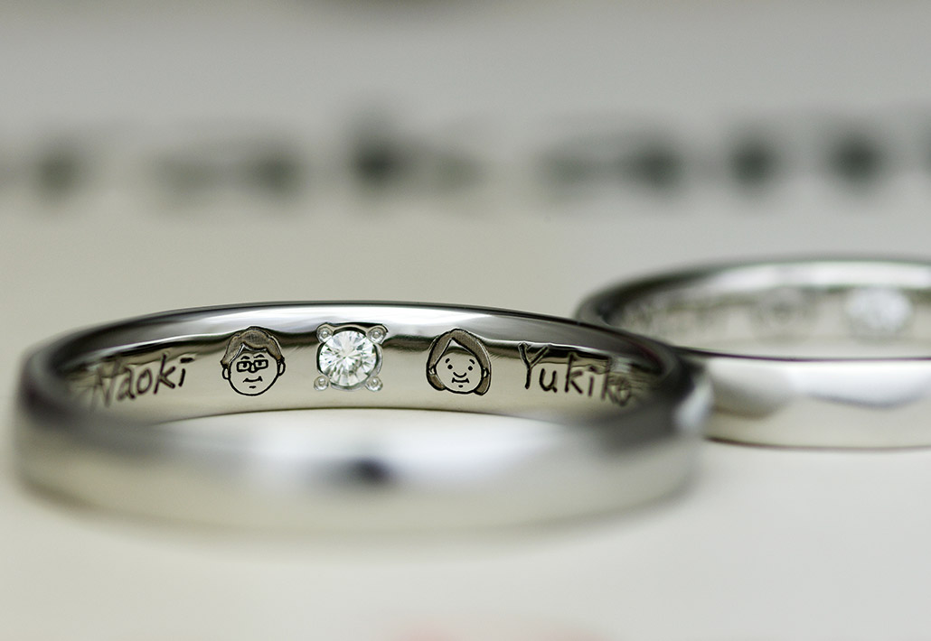イラストとダイヤモンドを入れた結婚指輪（マリッジリング）