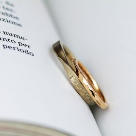 アトリエクラムで人気のブラウンゴールドと女性におすすめのピンクゴールドで作られた結婚指輪（マリッジリング）