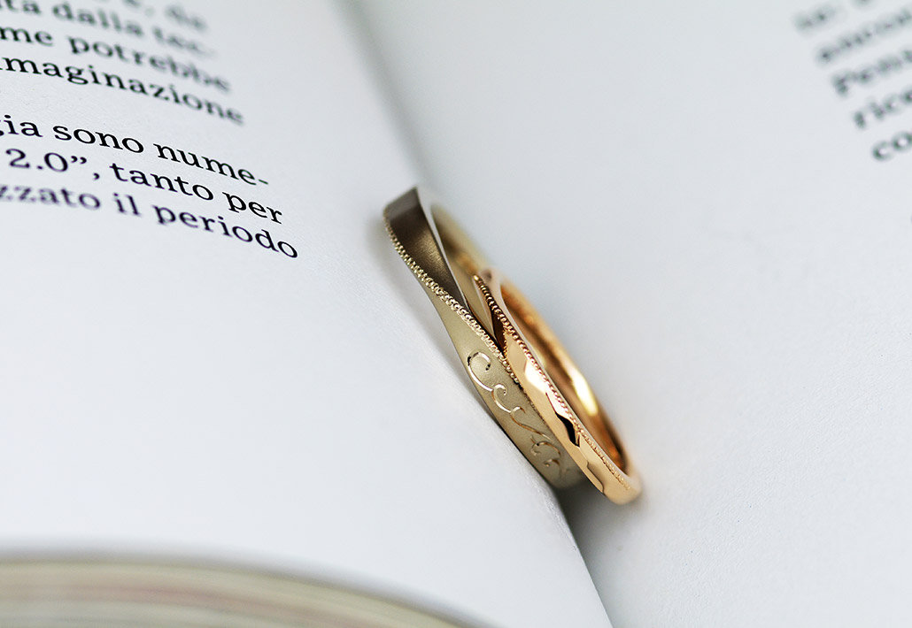 アトリエクラムで人気のブラウンゴールドと女性におすすめのピンクゴールドで作られた結婚指輪（マリッジリング）