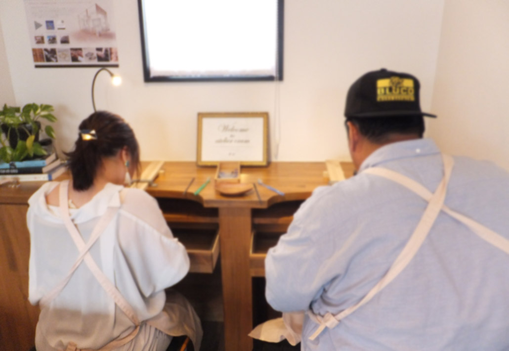 オーダージュエリー工房アトリエクラムで結婚指輪を手作りする新潟市東区と江南区に住むカップル