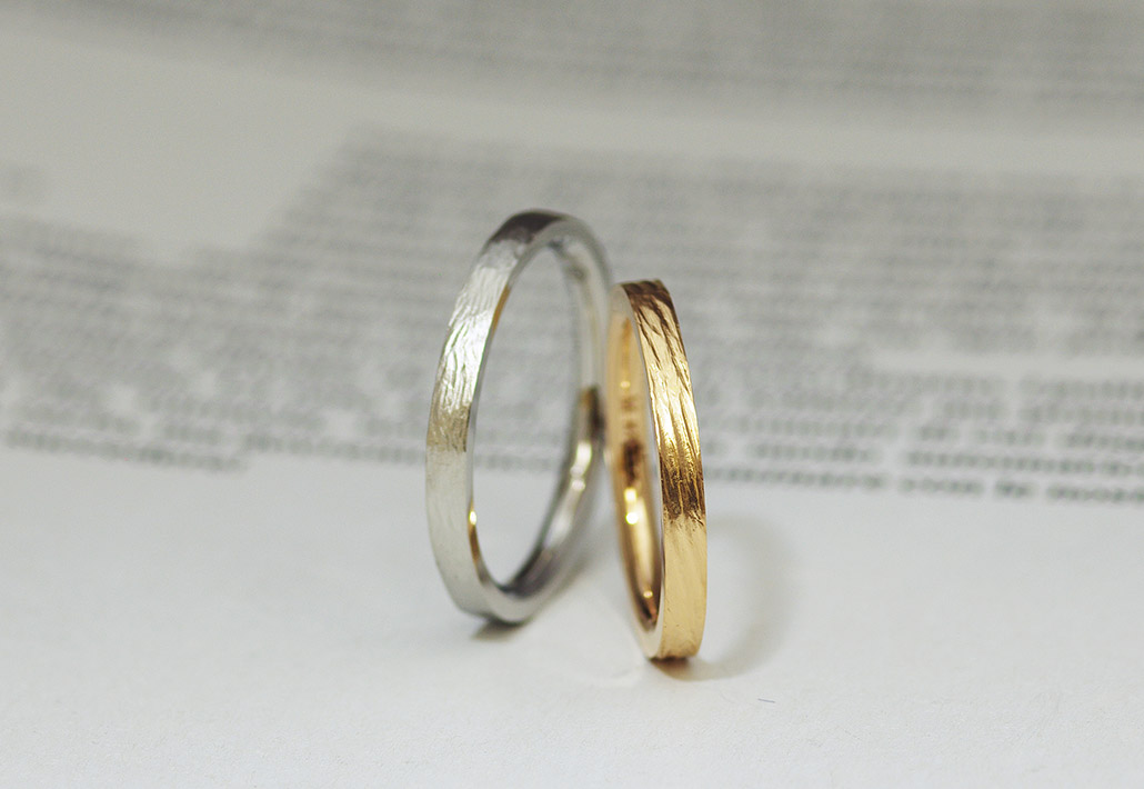 ヴィンテージ風なプラチナとピンクゴールドの結婚指輪（マリッジリング）