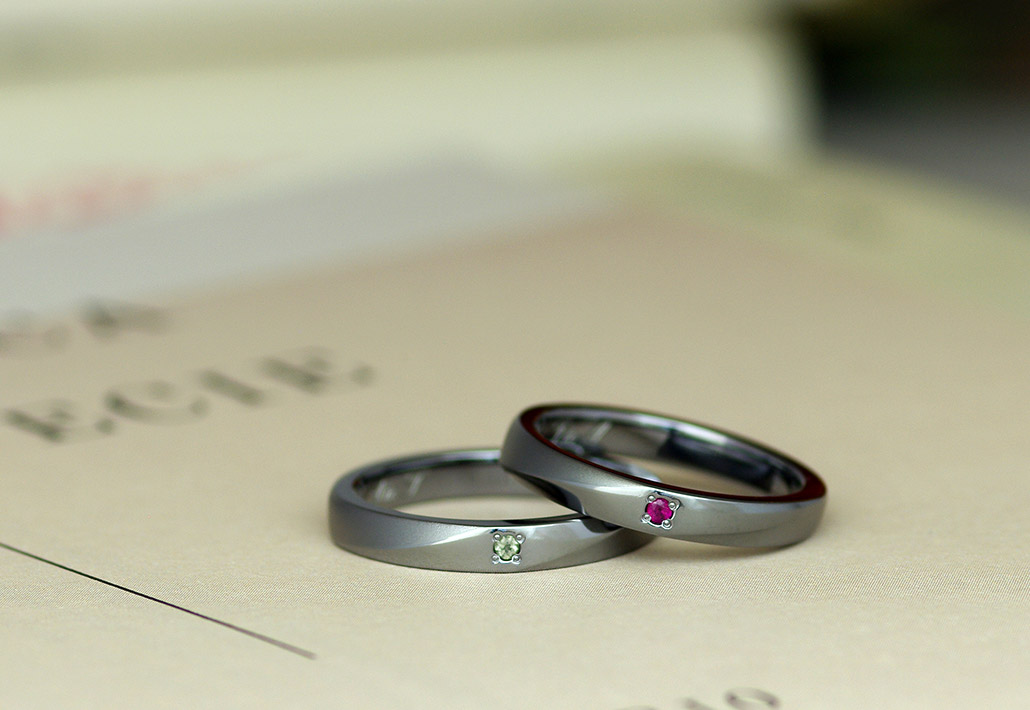 金属アレルギー対応のアレルギーフリー素材「タンタル」で作った結婚指輪（マリッジリング）