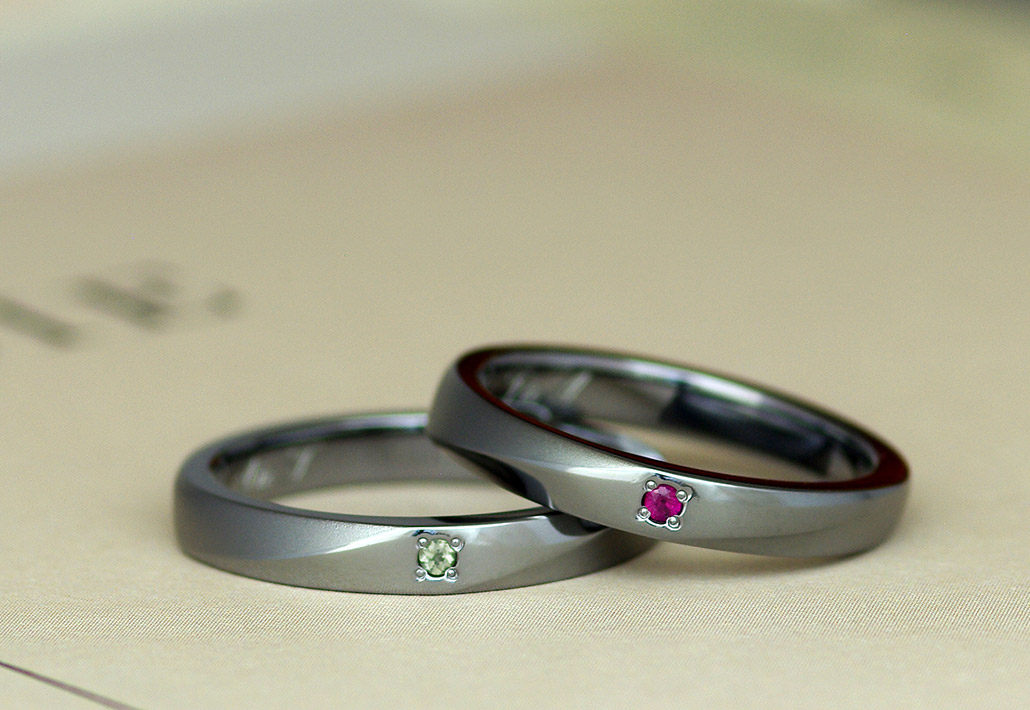 アレルギーフリーのレアメタル素材タンタルで作った結婚指輪（マリッジリング）