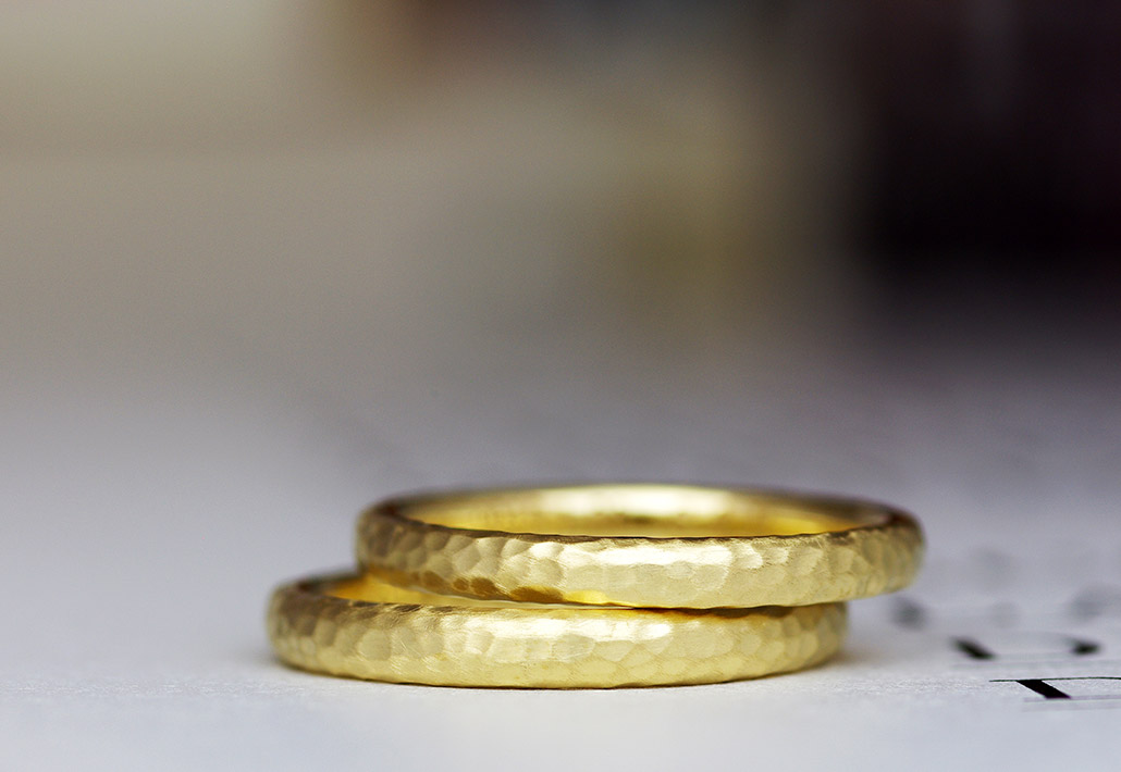 18金のイエローゴールドで作った結婚指輪（マリッジリング）
