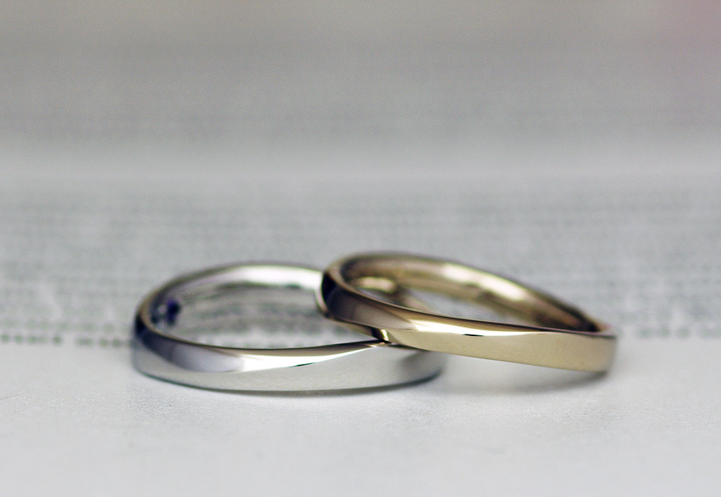 オーダーメイドで仕立てたブラウンゴールドとプラチナの結婚指輪（マリッジリング）