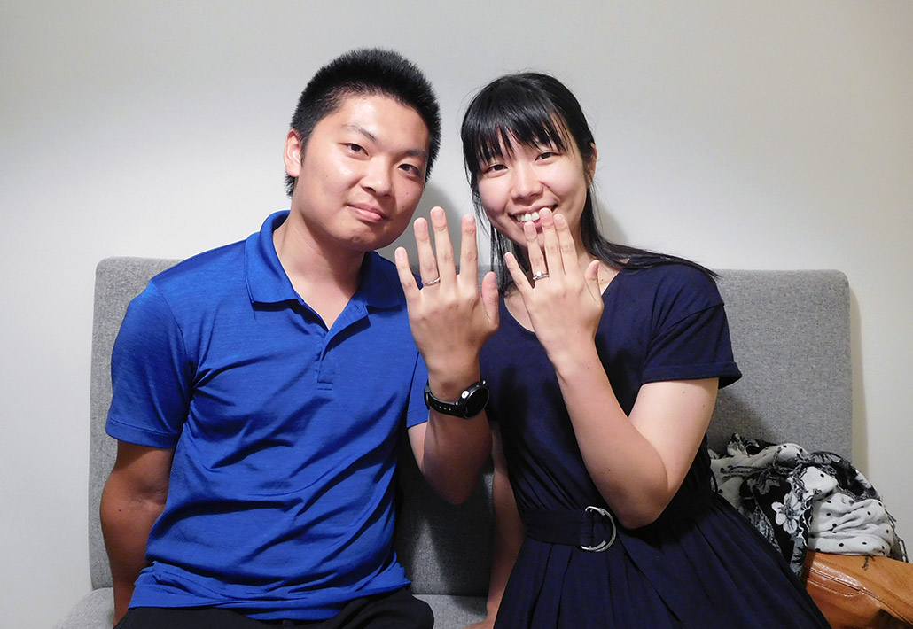 婚約指輪と結婚指輪をアトリエクラムでご制作された新潟市在住のご夫妻