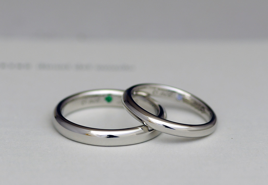 高品質素材のプラチナ950で仕立てたシンプルで着け心地の良い甲丸ストレートの結婚指輪（マリッジリング）