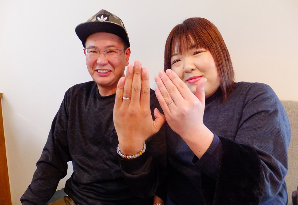 オーダーメイドで結婚指輪（マリッジリング）をご依頼された福島県からアトリエクラム新潟店に来られたご夫婦