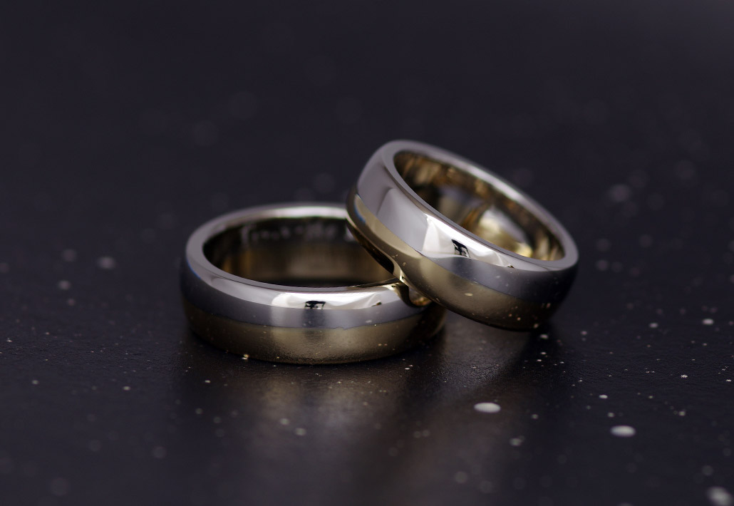 持込地金をリメイクして作ったイエローゴールドとプラチナ素材のコンビネーションMIXデザインで幅広の結婚指輪（マリッジリング）