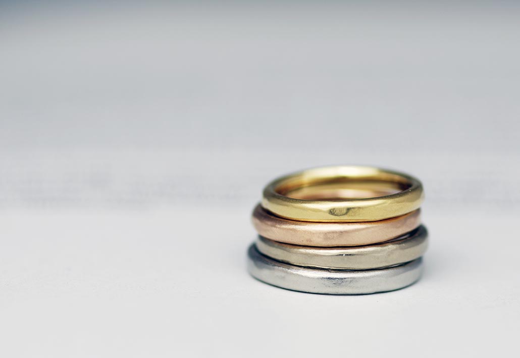 人気のゴールド素材を自由に選べる結婚指輪