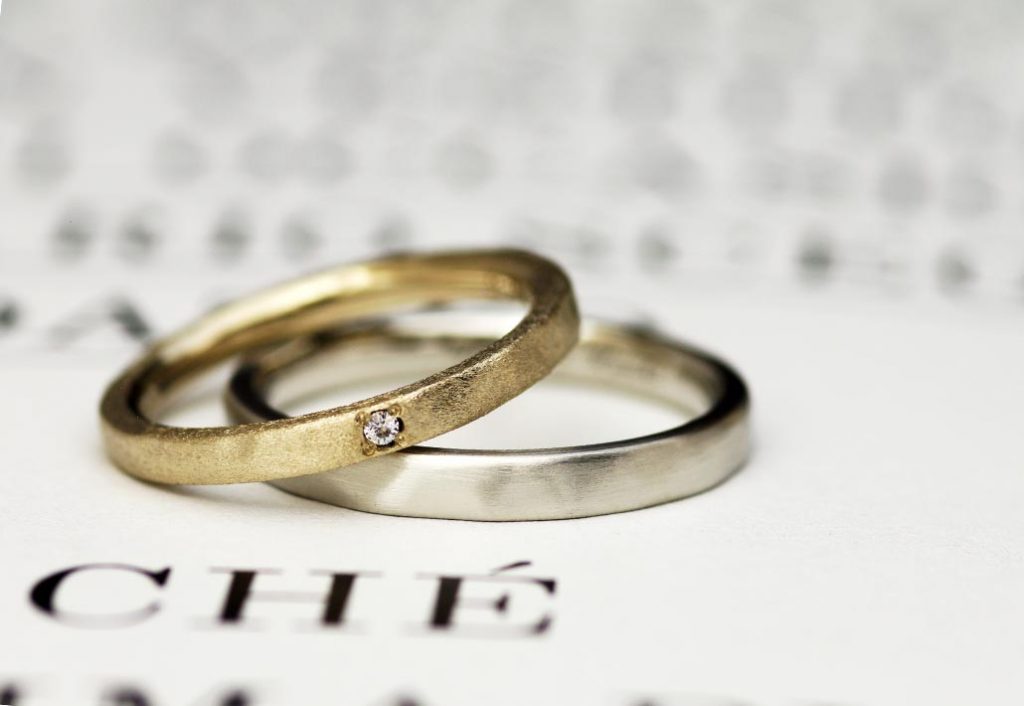 ゴールドとプラチナのつや消し（マット加工）の結婚指輪（マリッジリング）