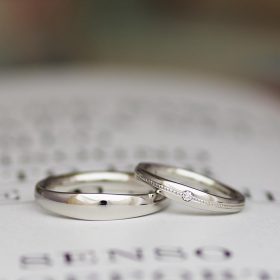 高品質で人気のプラチナ950の材質の甲丸の結婚指輪（マリッジリング）