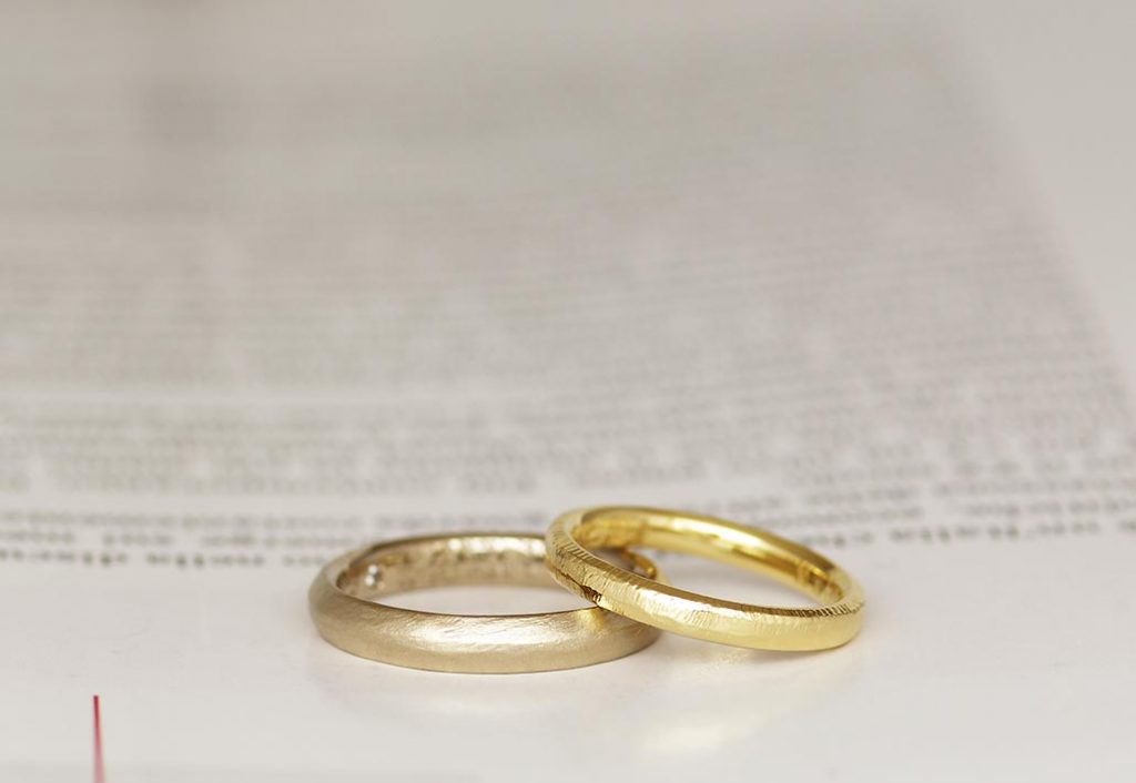 イエローゴールドとブラウンゴールドの手作り結婚指輪（マリッジリング）
