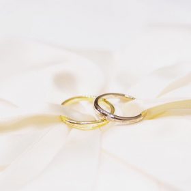 ゴールドのお洒落な結婚指輪