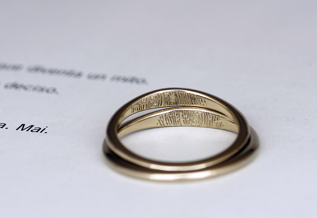 指紋のレーザー刻印が内側に入った結婚指輪