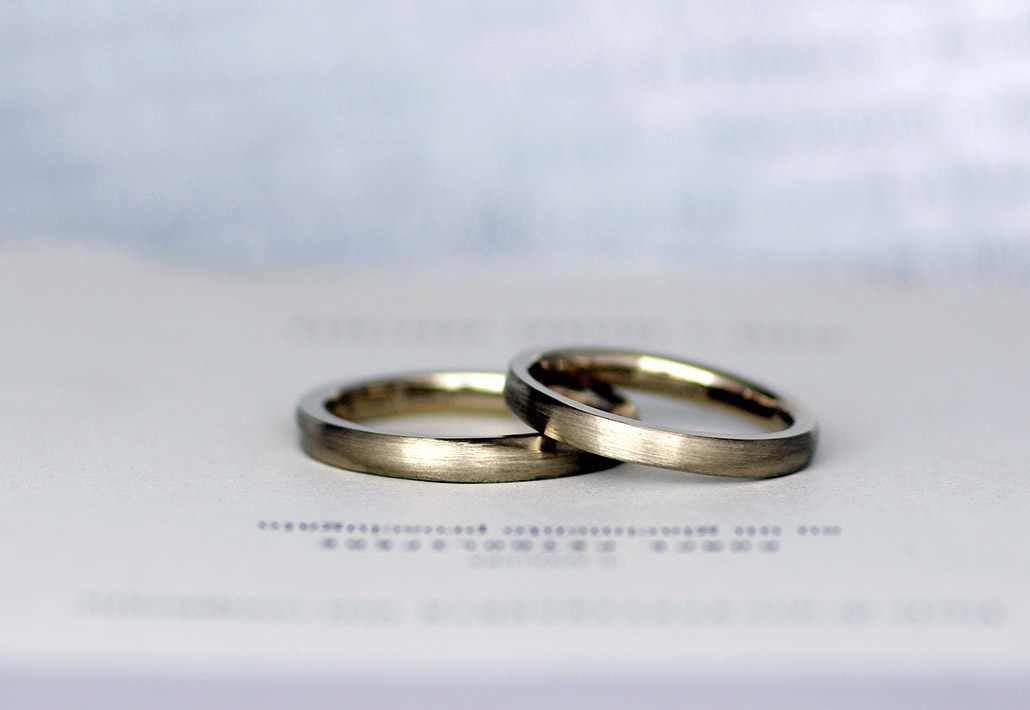 ヘアライン仕上げの結婚指輪