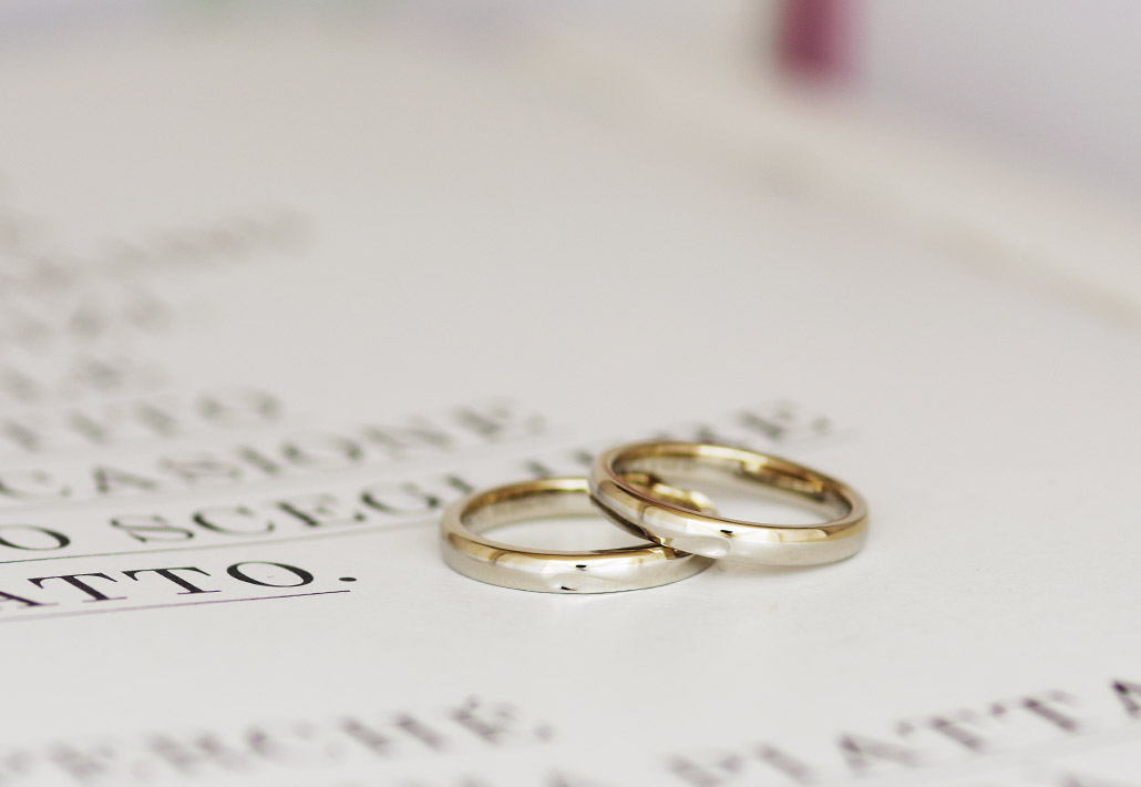 プラチナとブラウンゴールドのコンビデザインマリッジリング（結婚指輪）