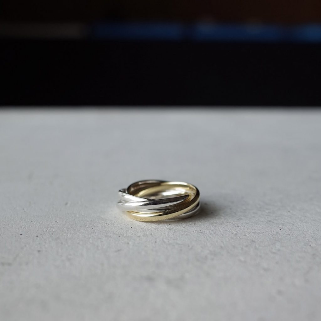 新潟で買える結婚指輪と同デザインのお洒落な5連リング
