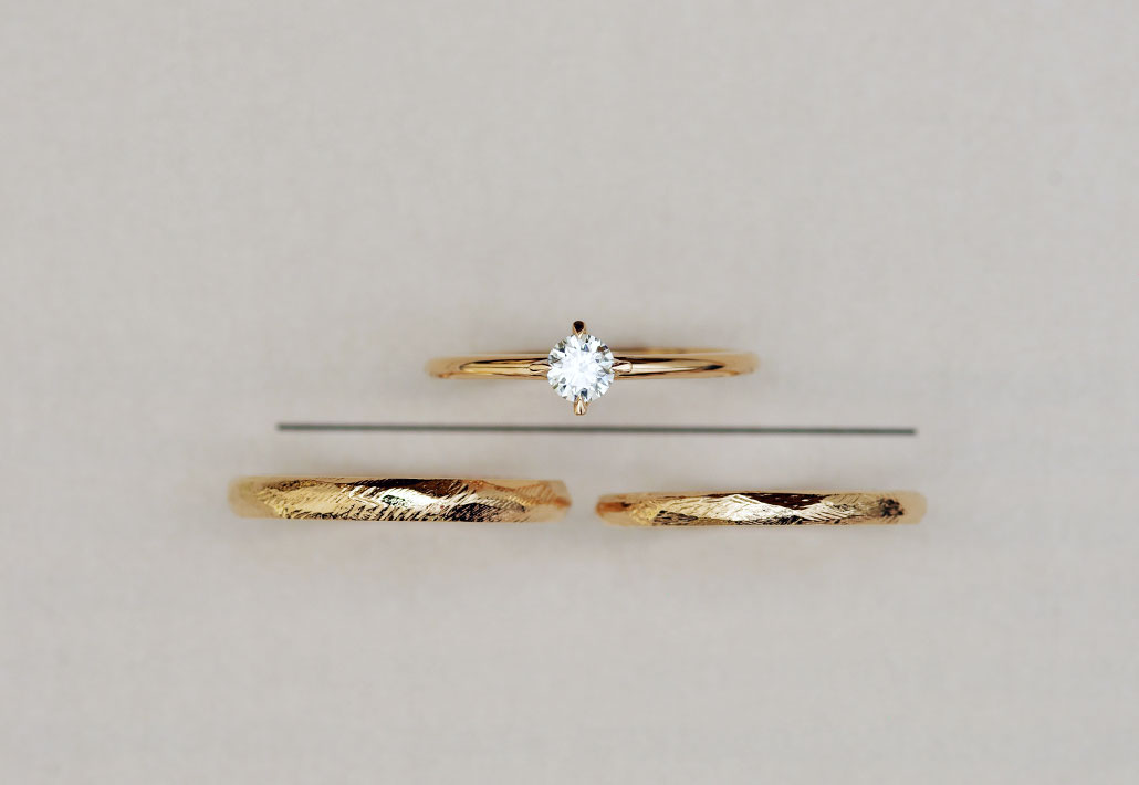 18金のピンクゴールドでオーダーした婚約指輪（エンゲージリング）と手作りの結婚指輪（マリッジリング）