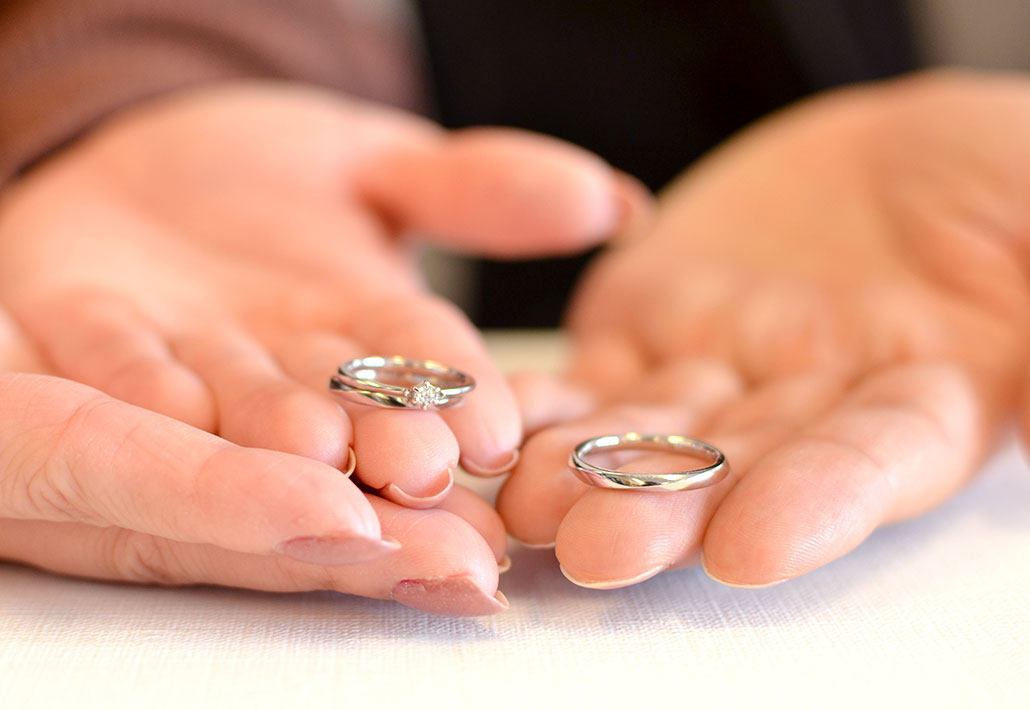 アトリエクラム長岡店でオーダーされた結婚指輪（マリッジリング）と婚約指輪（エンゲージリング）