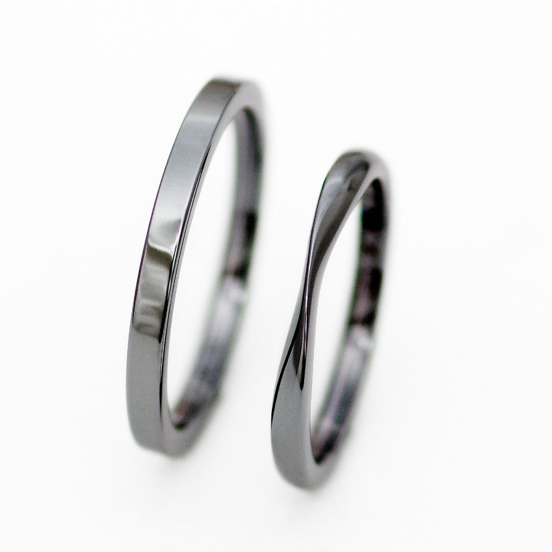 タンタルの結婚指輪 参考価格：¥231,000（2本）