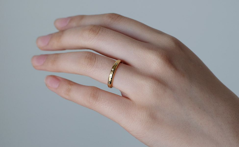 カジュアルデザインの結婚指輪