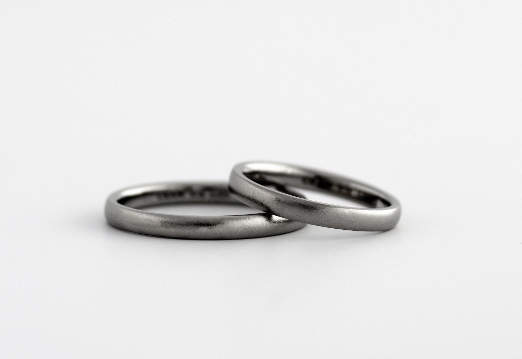 ブラックゴールドの結婚指輪